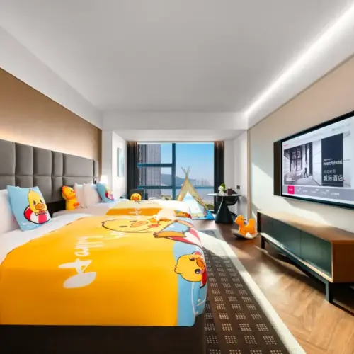 B.Duck 家庭房（B.Duck 設施 + 65 吋投影電視 + 兒童友善）