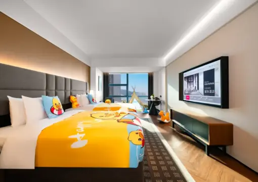 B.Duck 家庭房（B.Duck 设施 + 65 英寸投影电视 + 儿童友好）