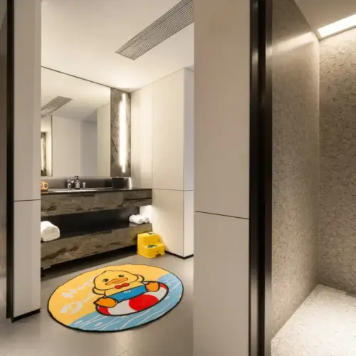 B.Duck 家庭房（B.Duck 設施 + 65 吋投影電視 + 兒童友善）