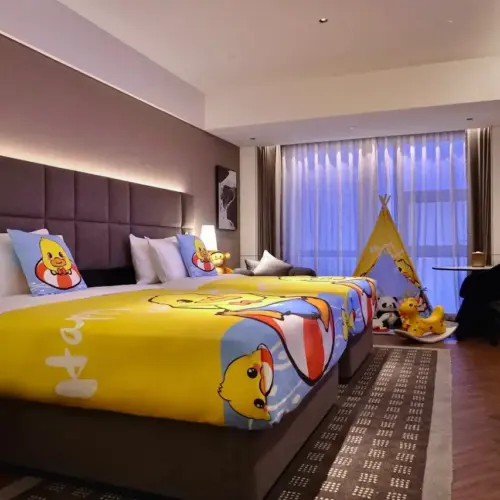 B.Duck 家庭房（B.Duck 設施 + 65 吋投影電視 + 兒童友善）